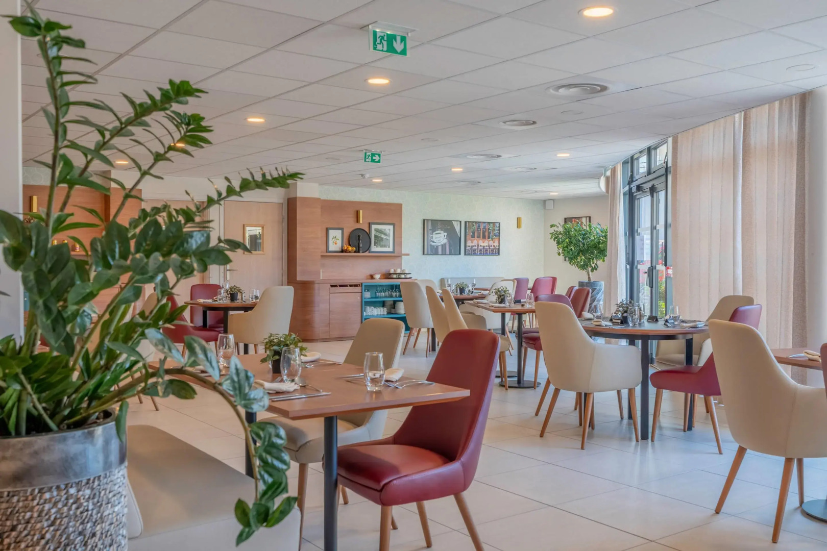 Quality Suites Moissy-Cramayel