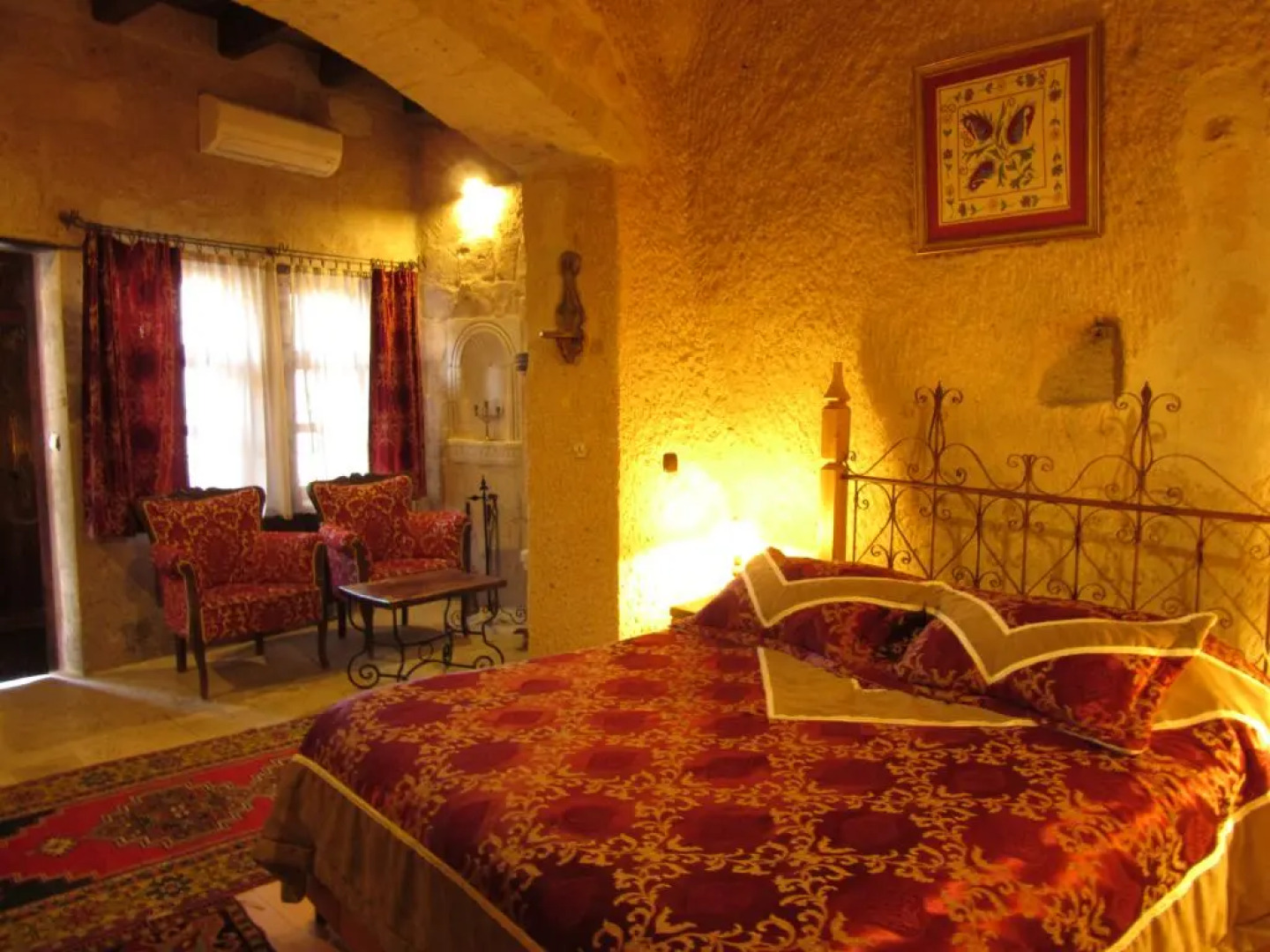 Traveller's Cave Hotel