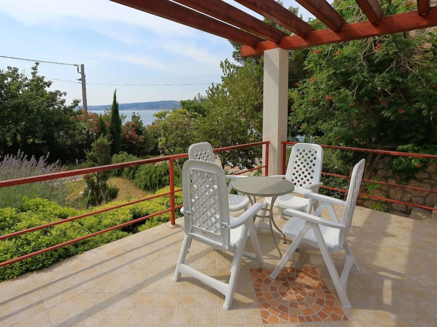 Fantastic Holiday Home With Amazing Garden, Private Pool, Directly on the Beach