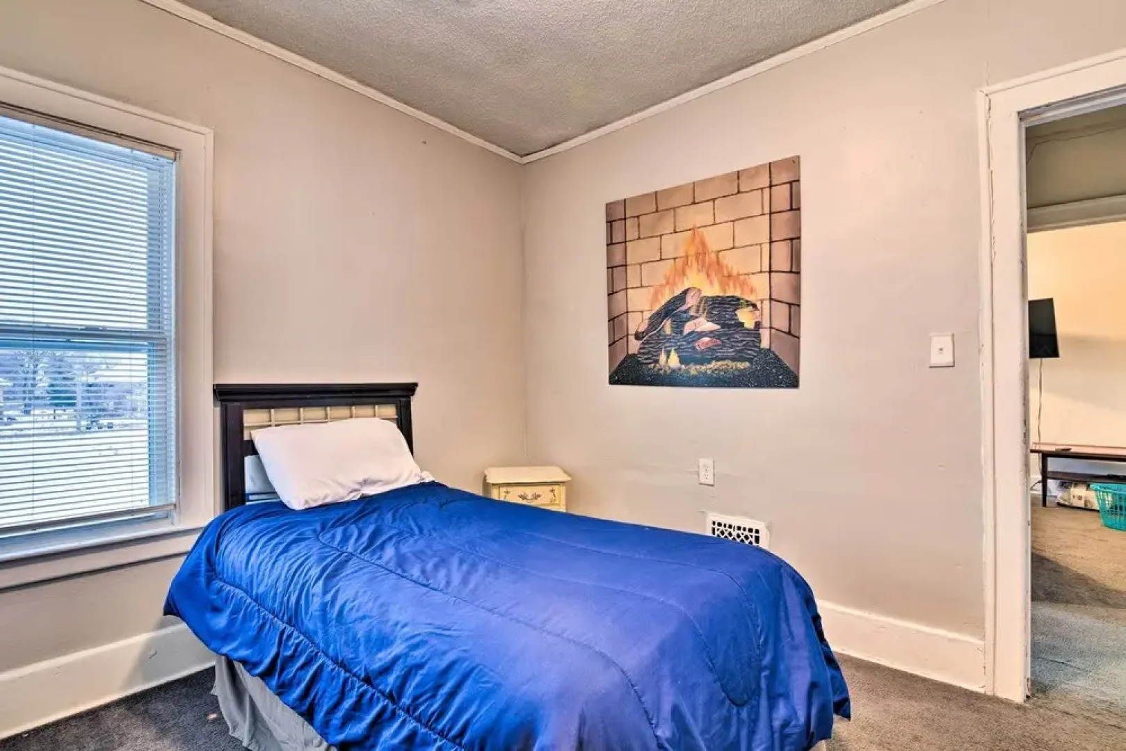 Awesome Detroit Apartment < 3 Mi to Midtown!