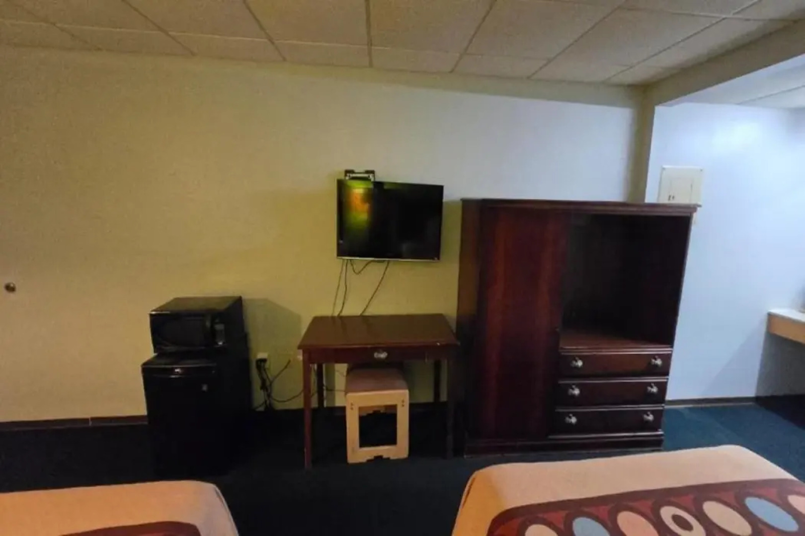 OYO Hickory House Inn