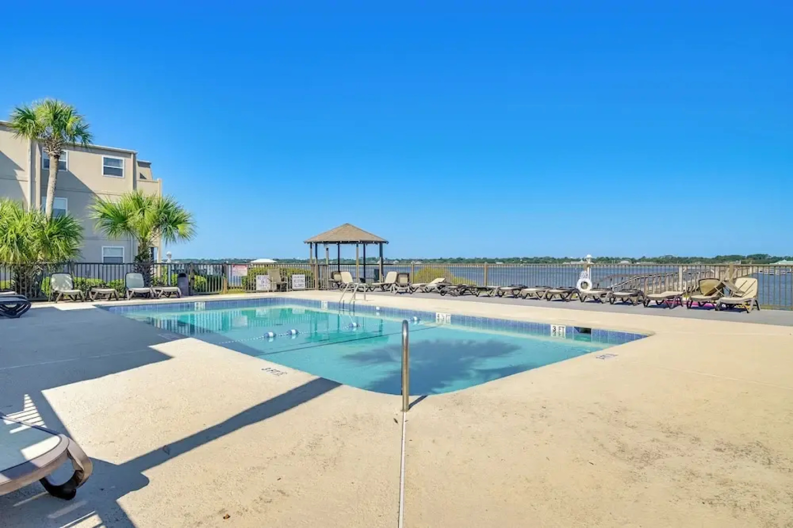 Private Beach & Pool Access: Murrells Inlet Condo!