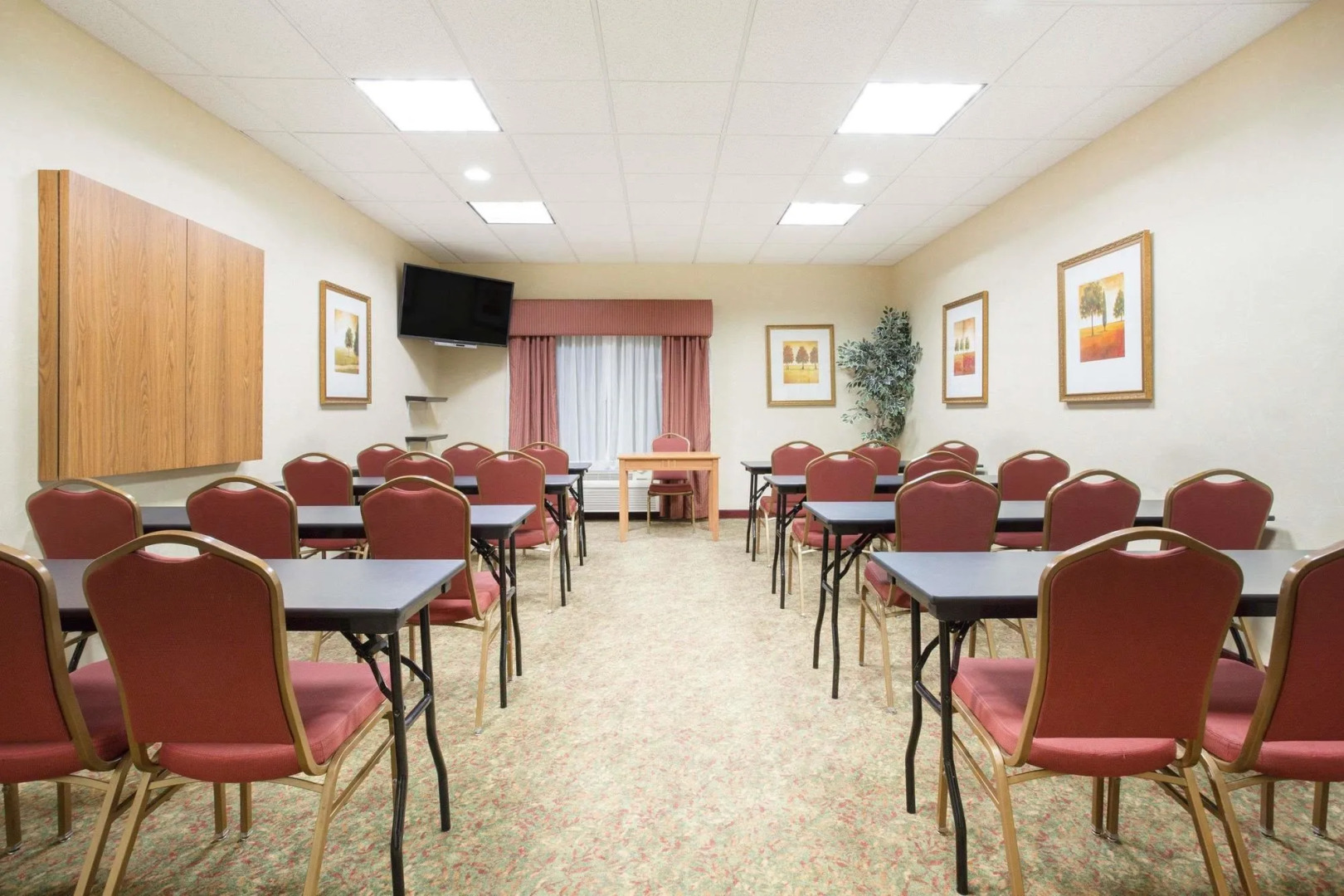 Comfort Inn & Suites Tempe Phoenix Sky Harbor Airport