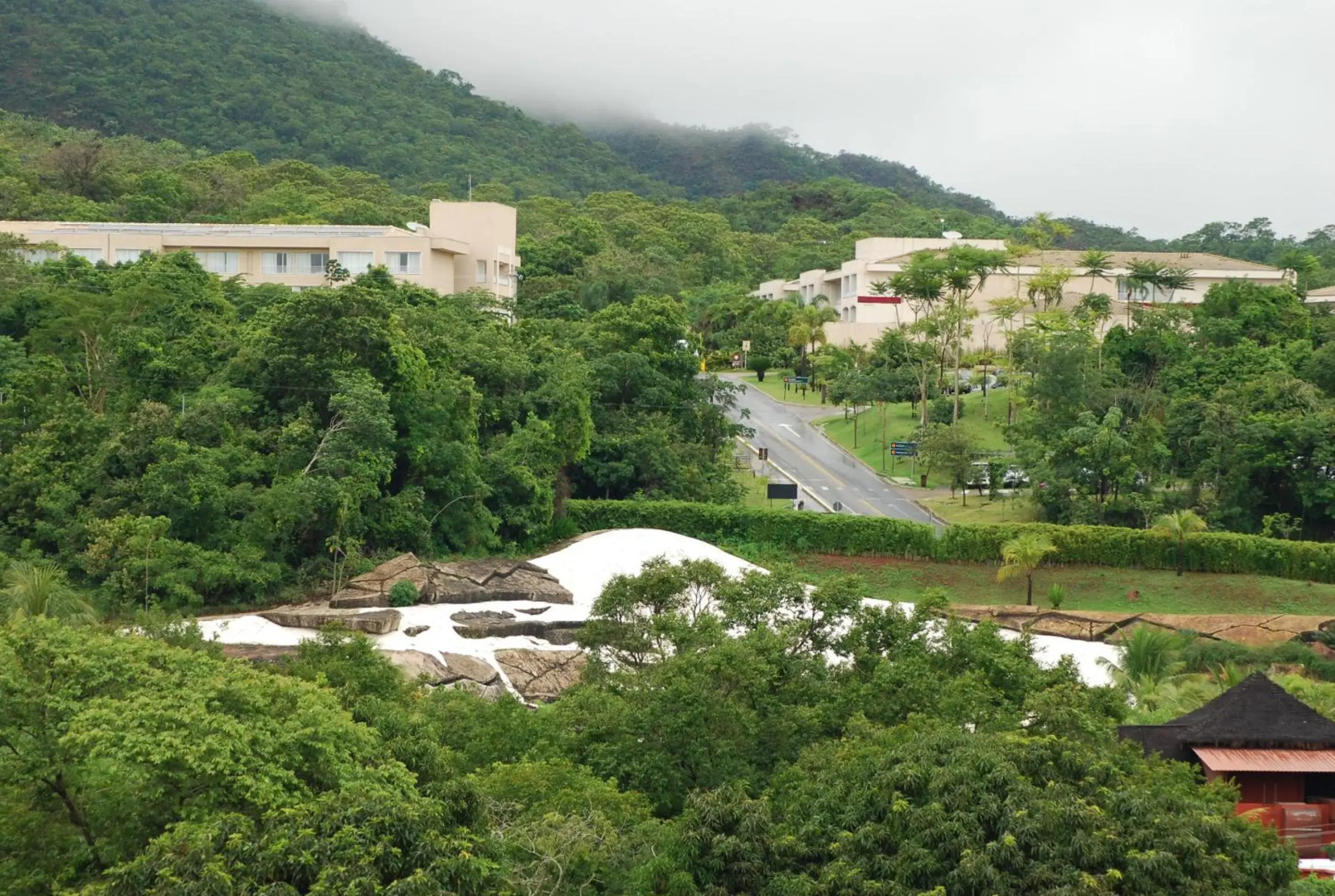 Serra Madre Residence