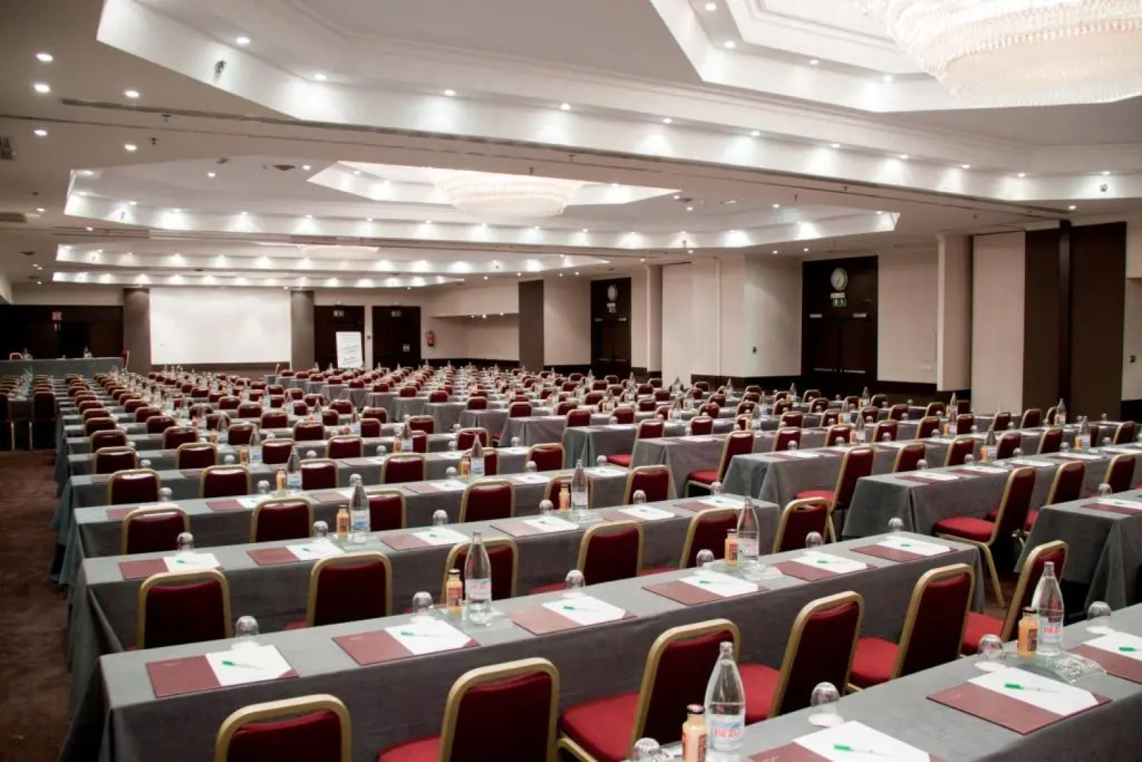 Отель Canopy by Hilton Madrid Castellana