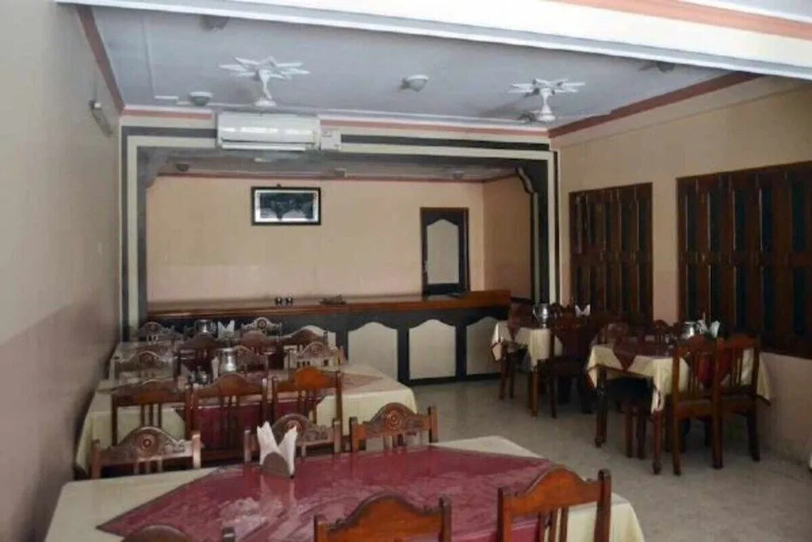 Hotel Rathore Lodge & Restaurant