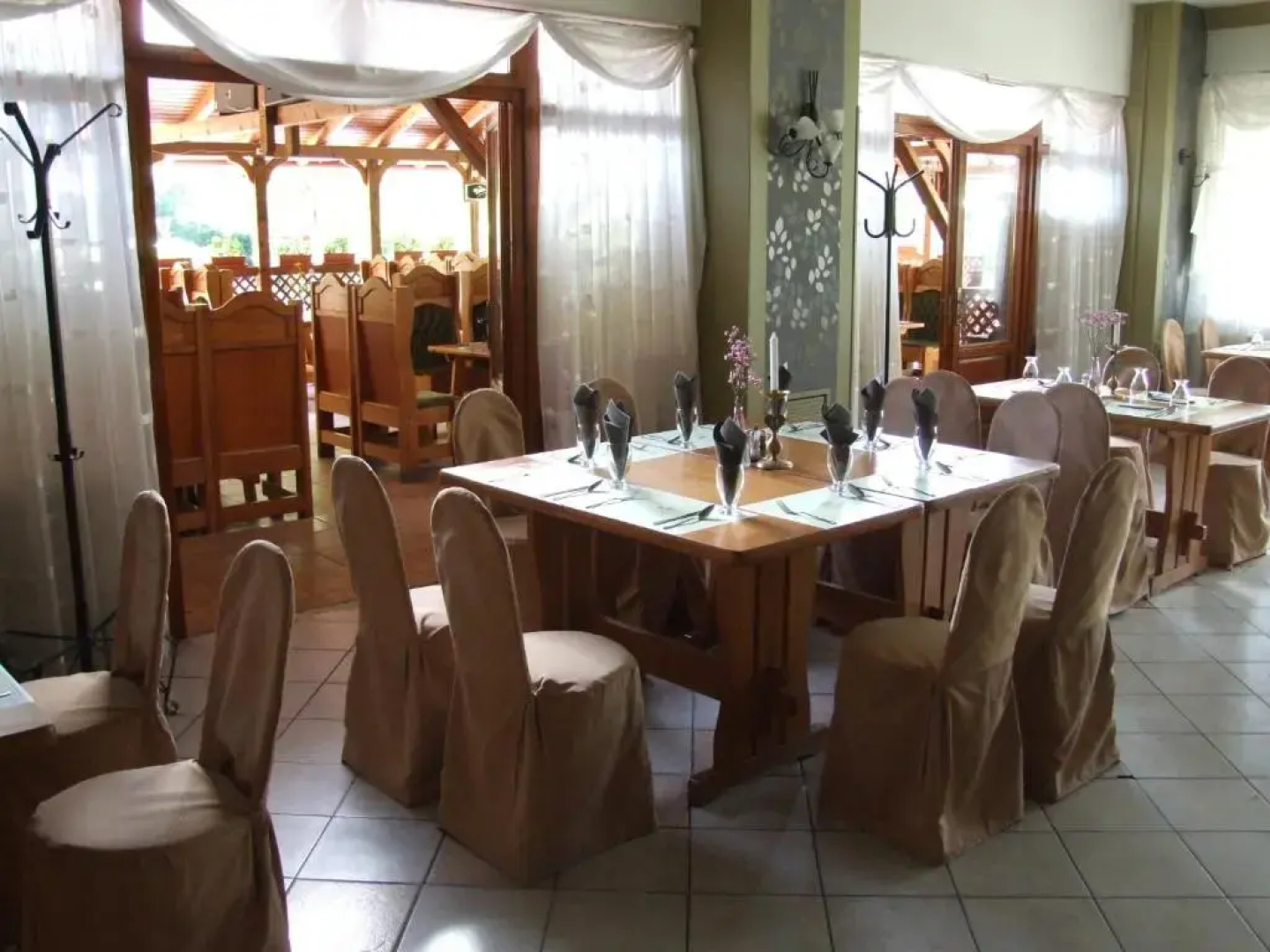 Pollushof Panzió és Étterem