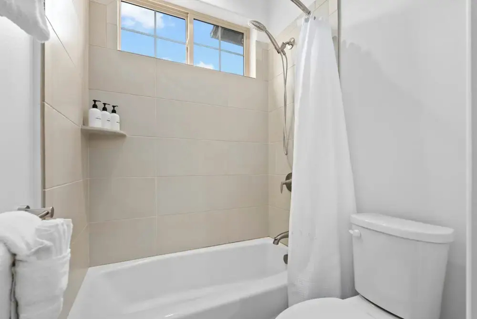 @marbella Lane - Elegant 3BR w/ Marvelous Views