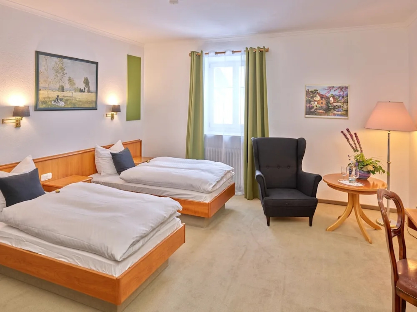 Amweia Hotel & Restaurant