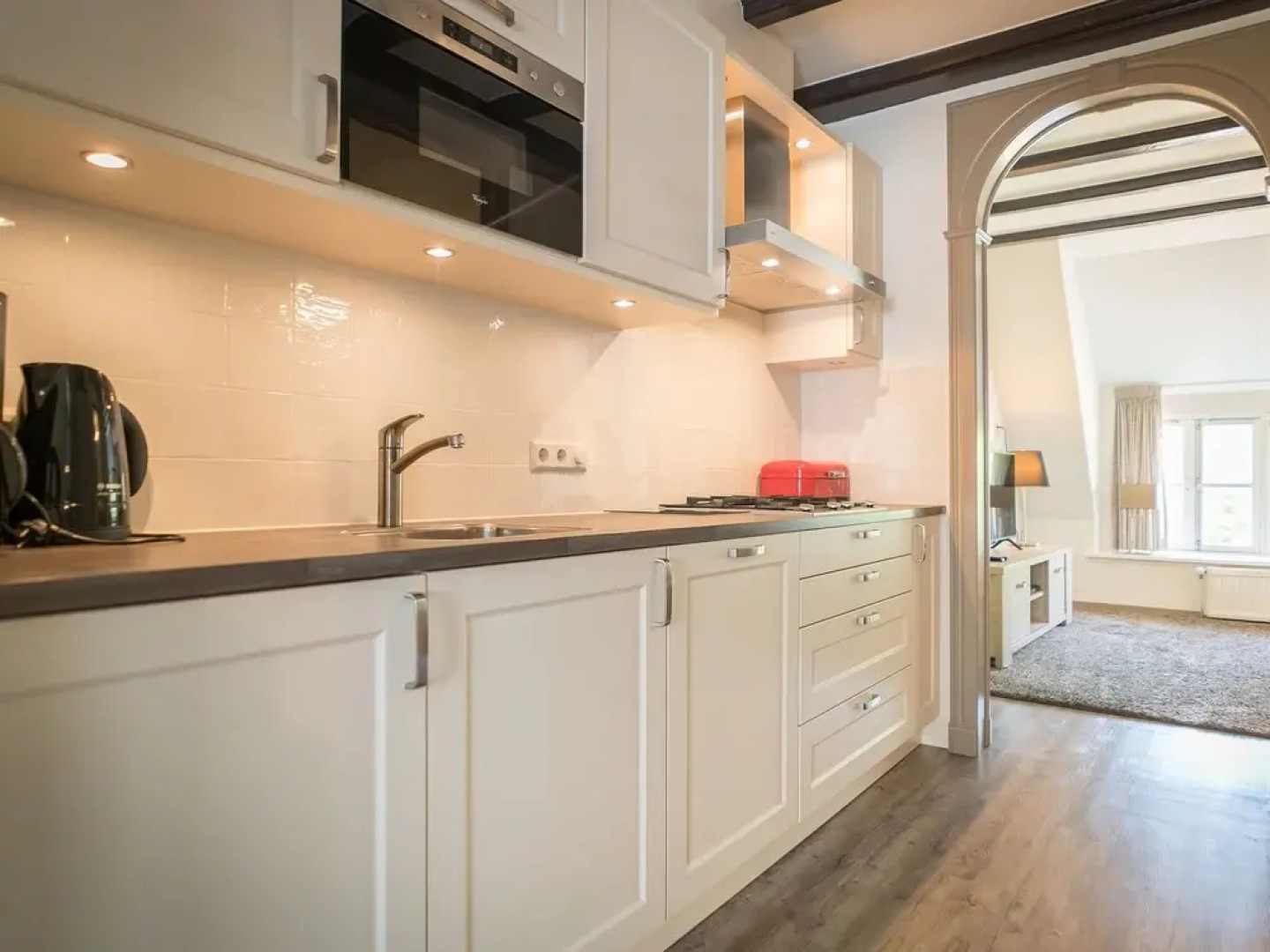 Farmhouse Apartment Near De Slufter