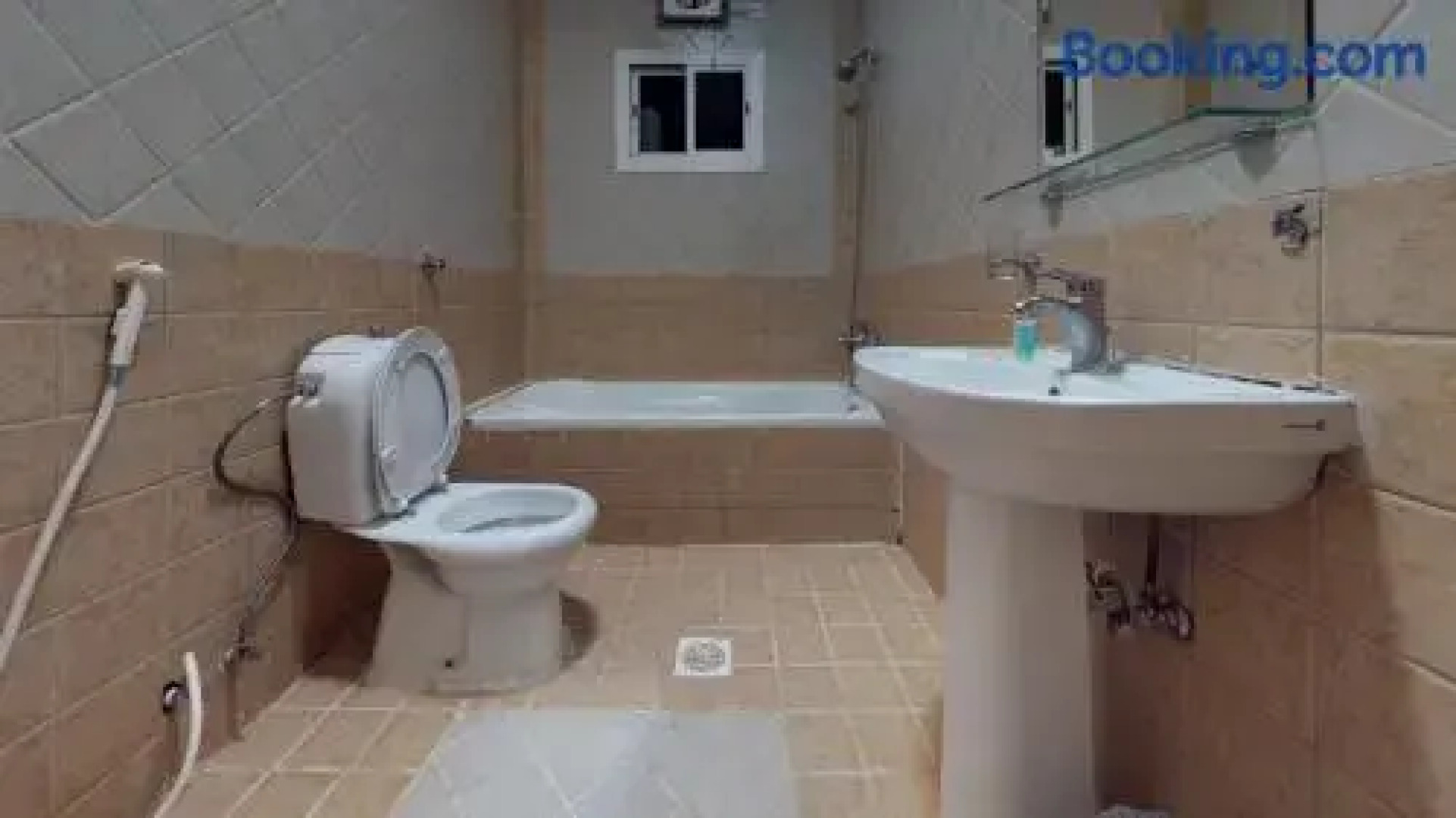 Happy Beach Al Basatin