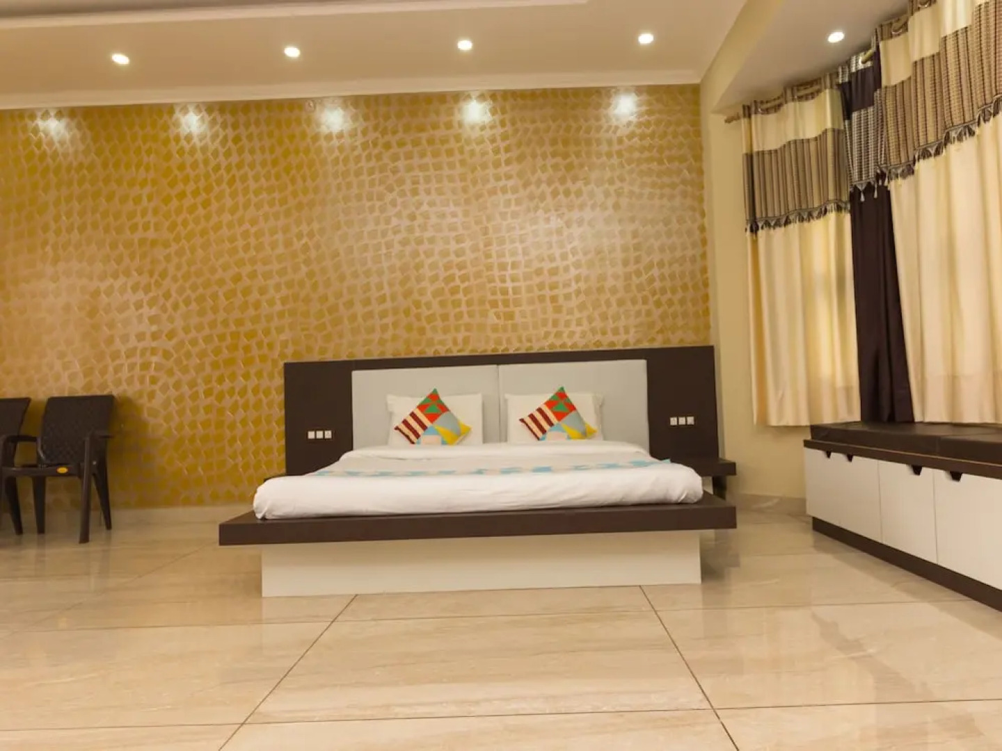 OYO 16593 Home Luxury 3BHK Galaxy Villa Andrar