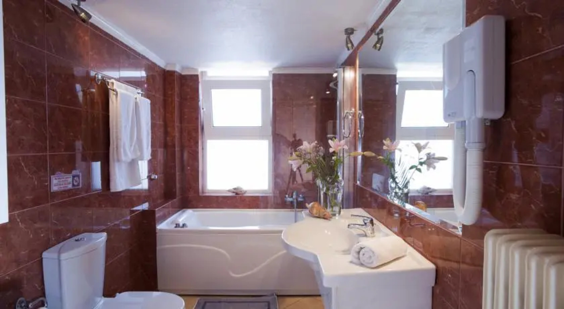 Captains House Traditional Hotel Suites