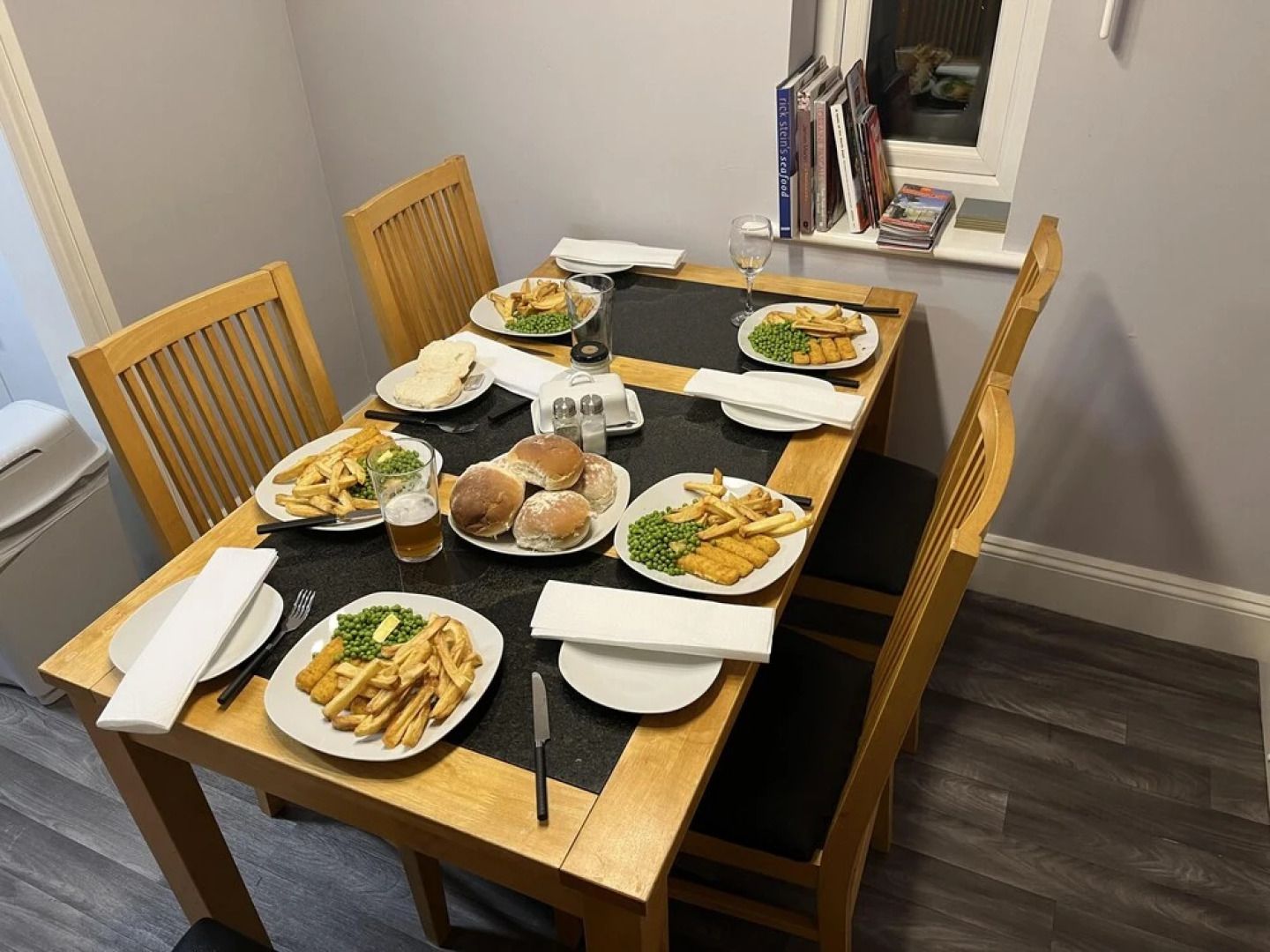 Blaydonburn - Sleeps 4,5 - Parking - Hottub - Yard