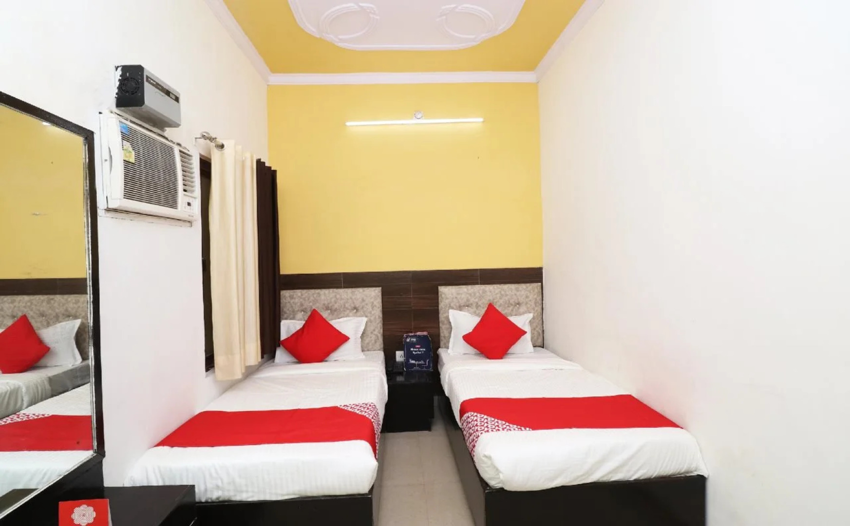 OYO Flagship 23686 UR Guest House