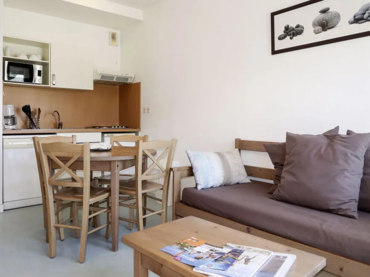 Les Roches Douvres (BCS412)