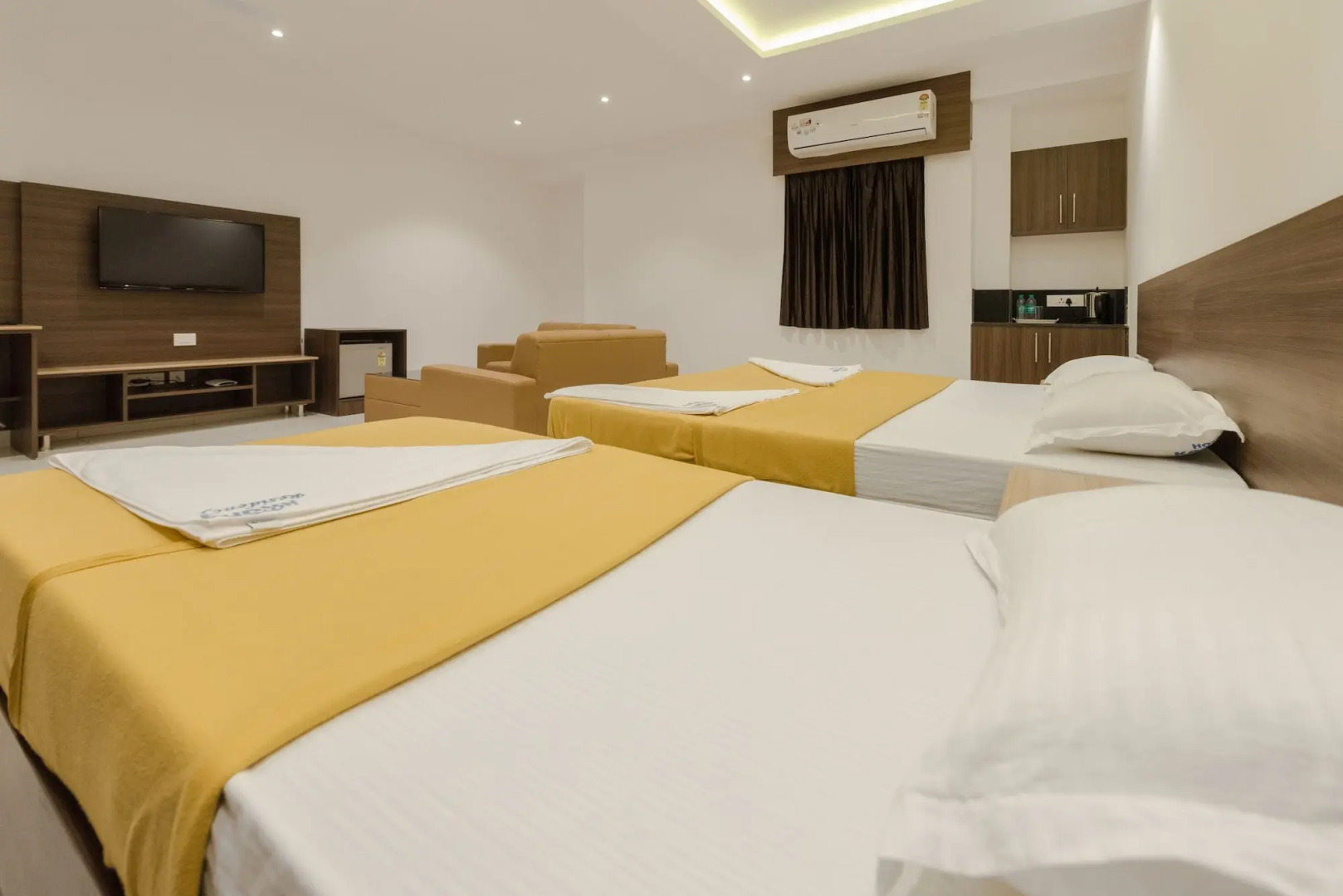 Hotel Karuna Residency