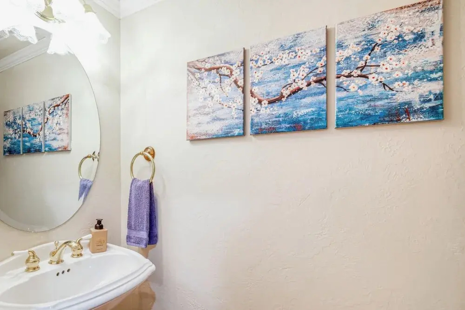 Lovely Riverfront Grants Pass Home: Pool & Hot Tub