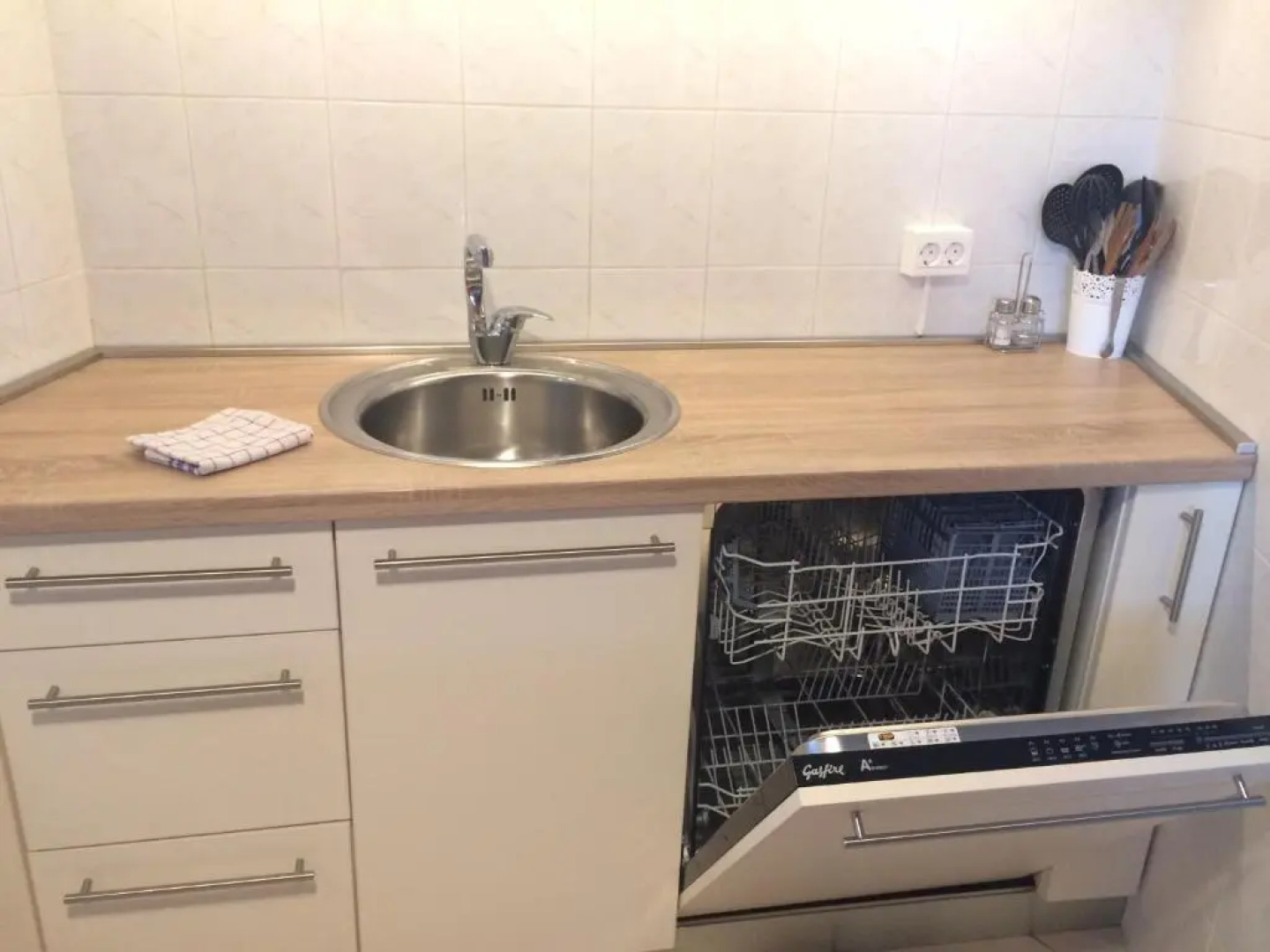 CAPTAIN'S HOUSE Lovran - 4 stars - no neighbors