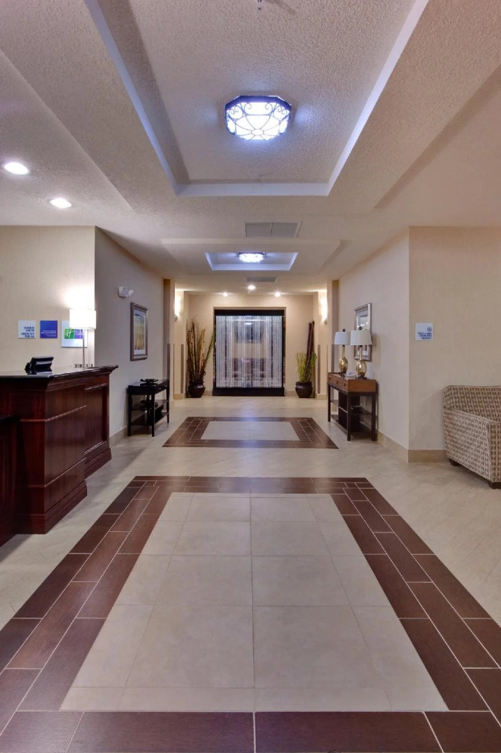 Holiday Inn Express Hotel & Suites Grants - Milan by IHG