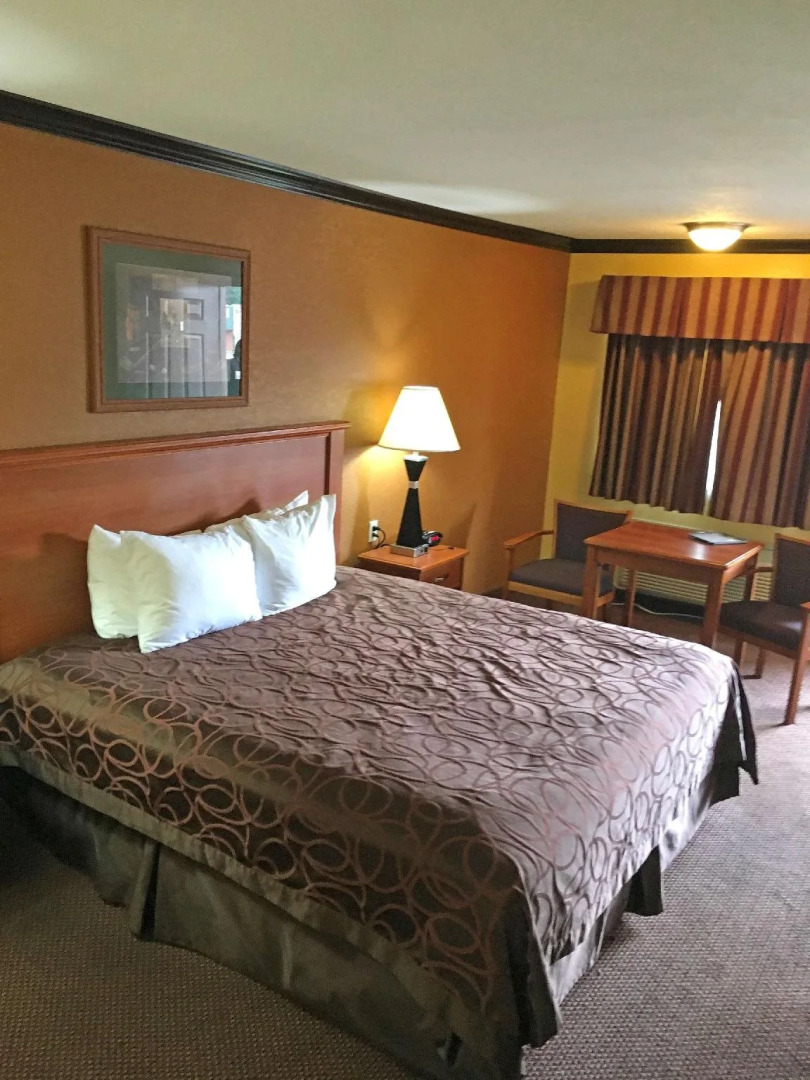 Xecutive Inn and Suites