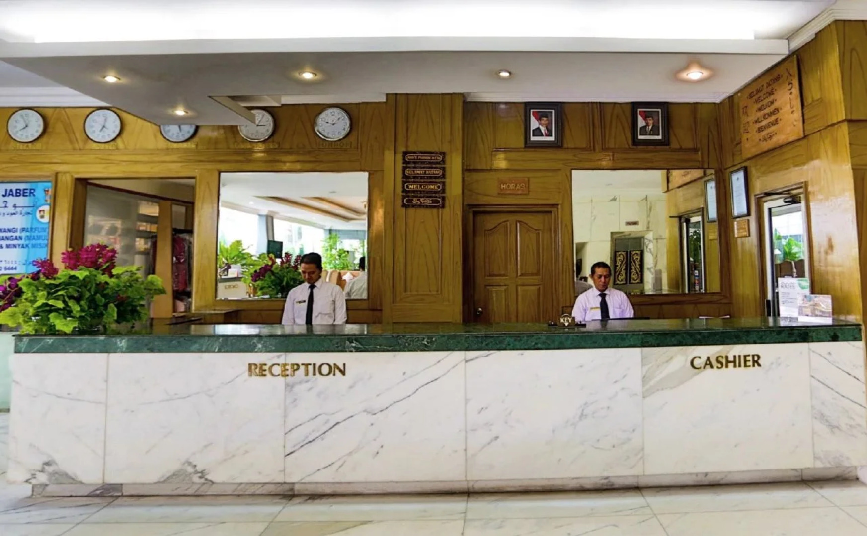 Johns Pardede International Hotel