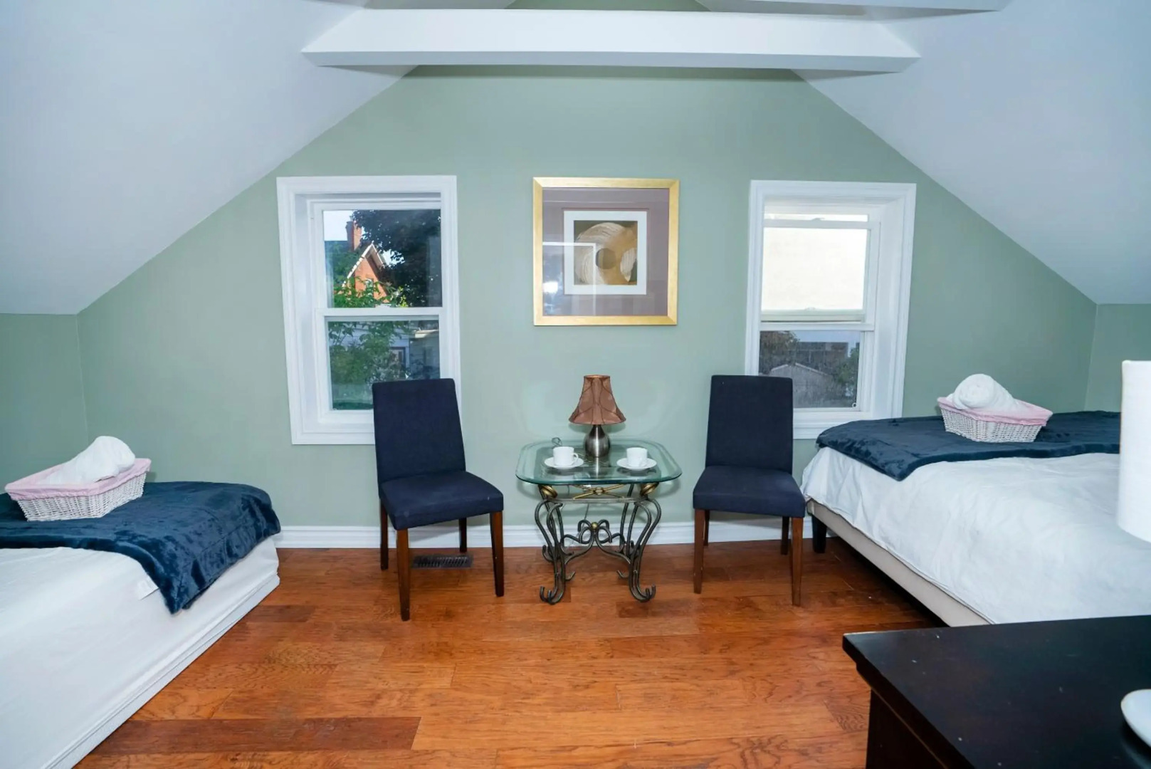 Cute 2-story, 2-bdrm Loft, Mins to Beach and Lake