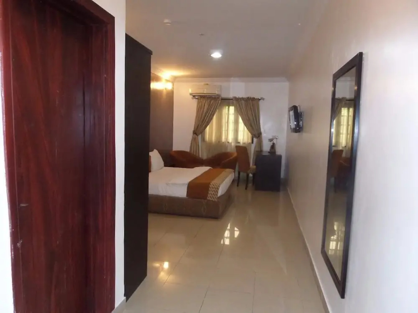 Suru Express Hotel GRA