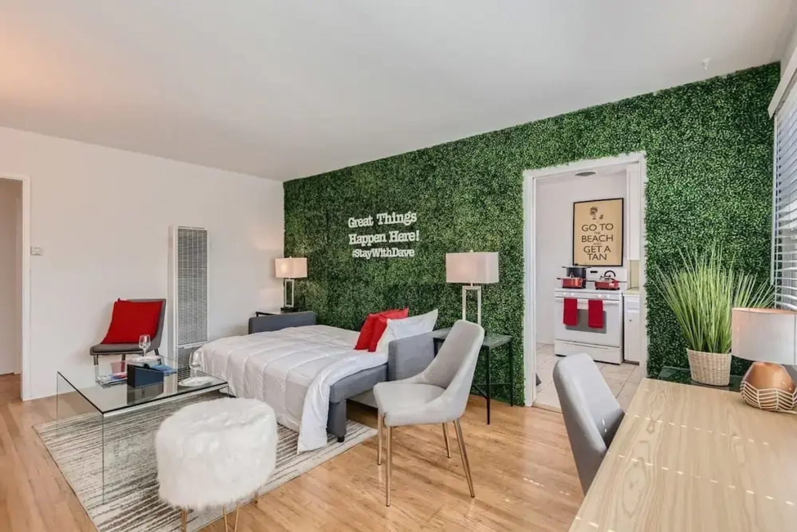 Walk to Beach - King Apt In 1 Area - AB