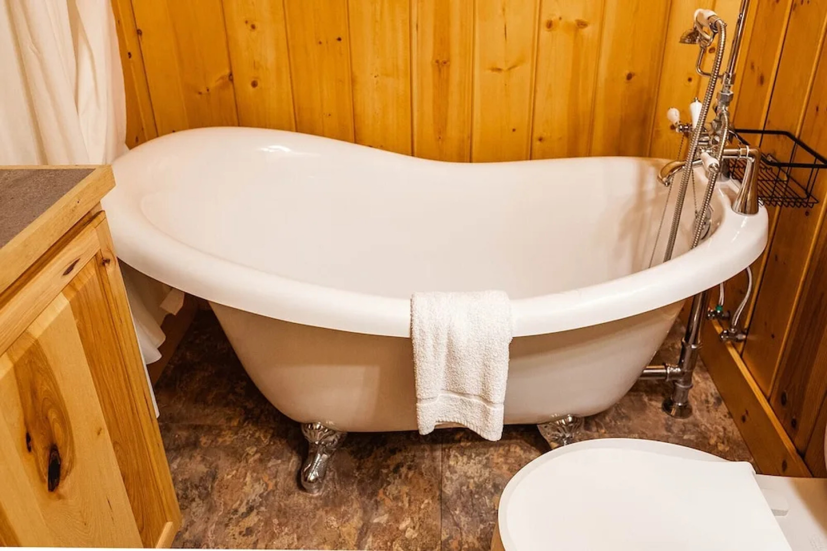 Red House - Minutes to Shaver Lake!