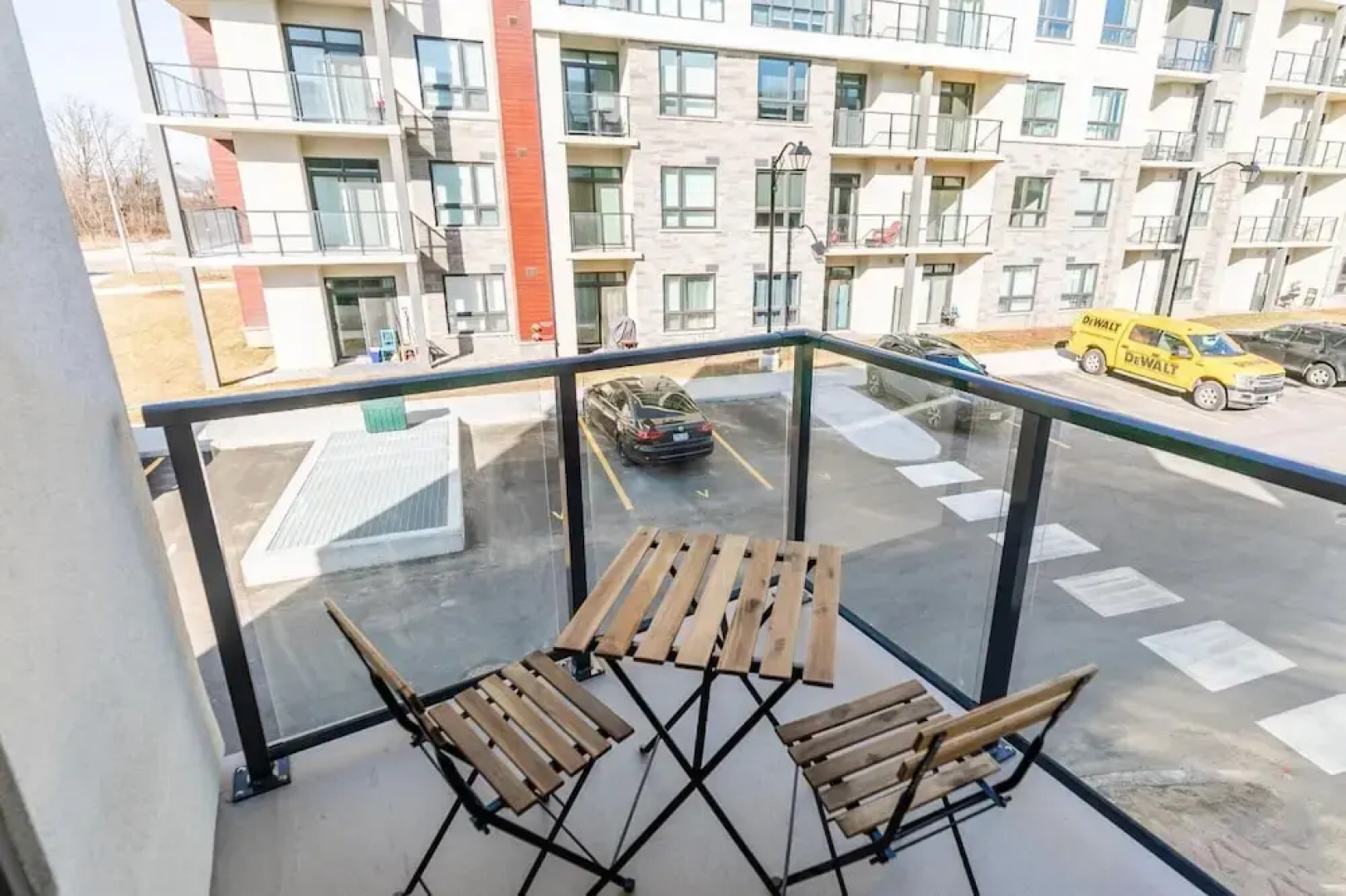 4BR 3BA Townhouse on Lake Ontario Free Parking Gym