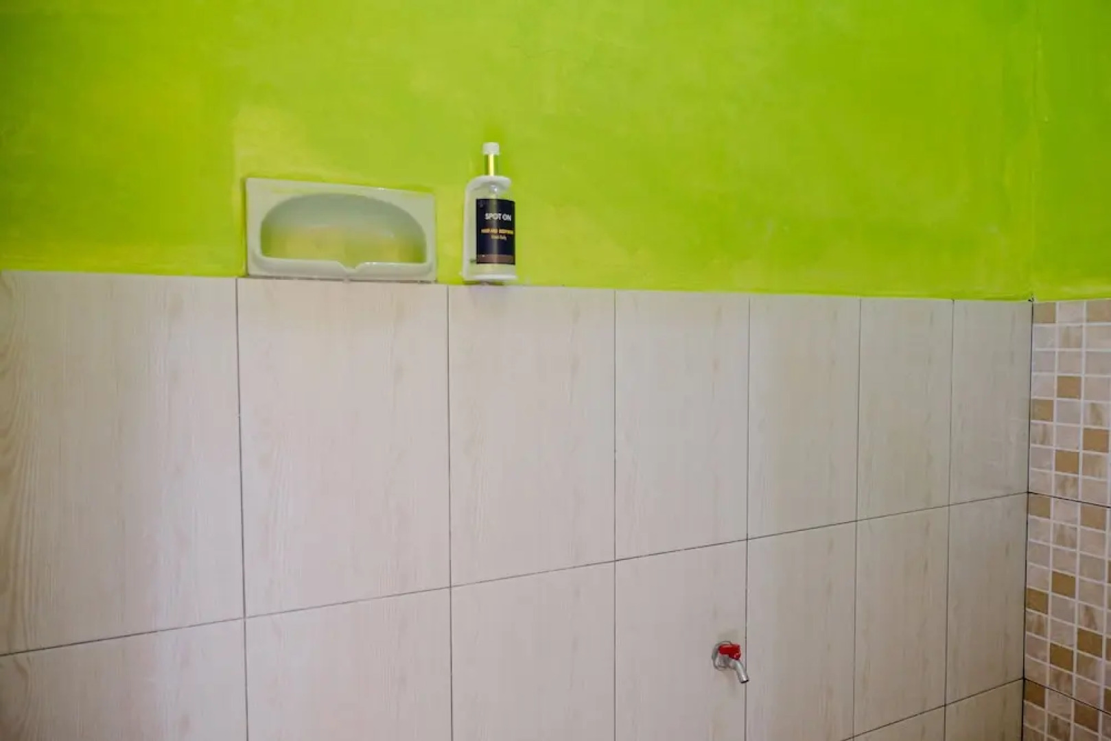 Hotel O Ilyasa Family