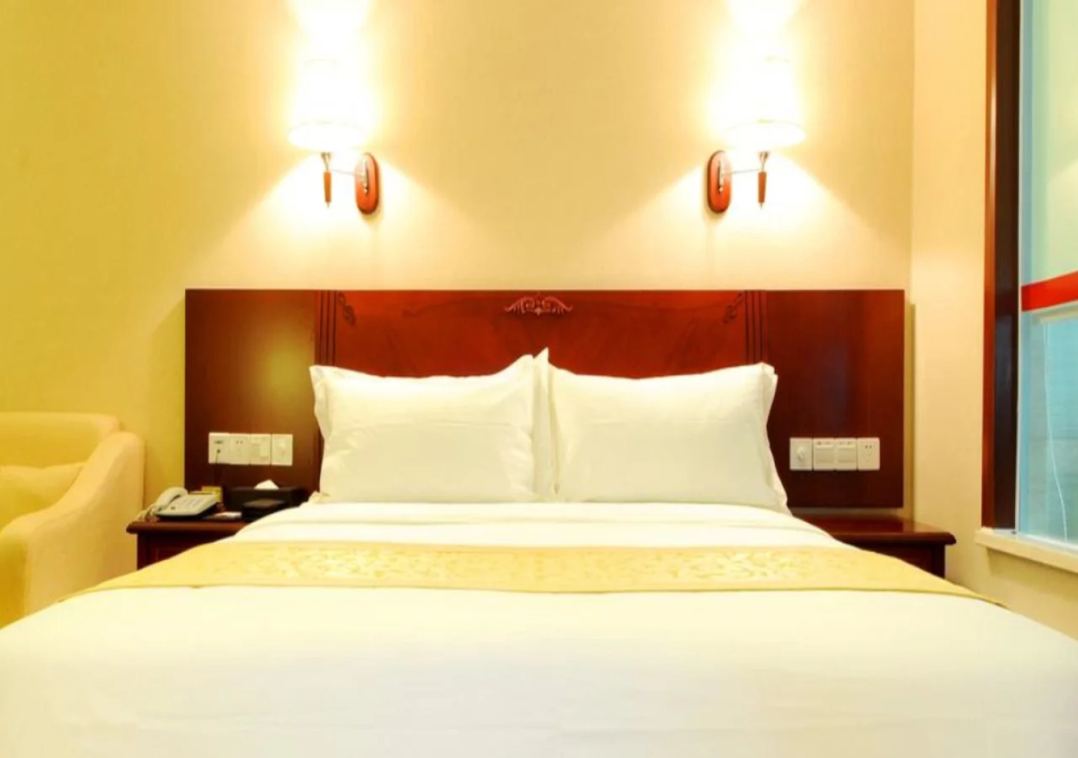 Zhoukou Binjiang International Hotel