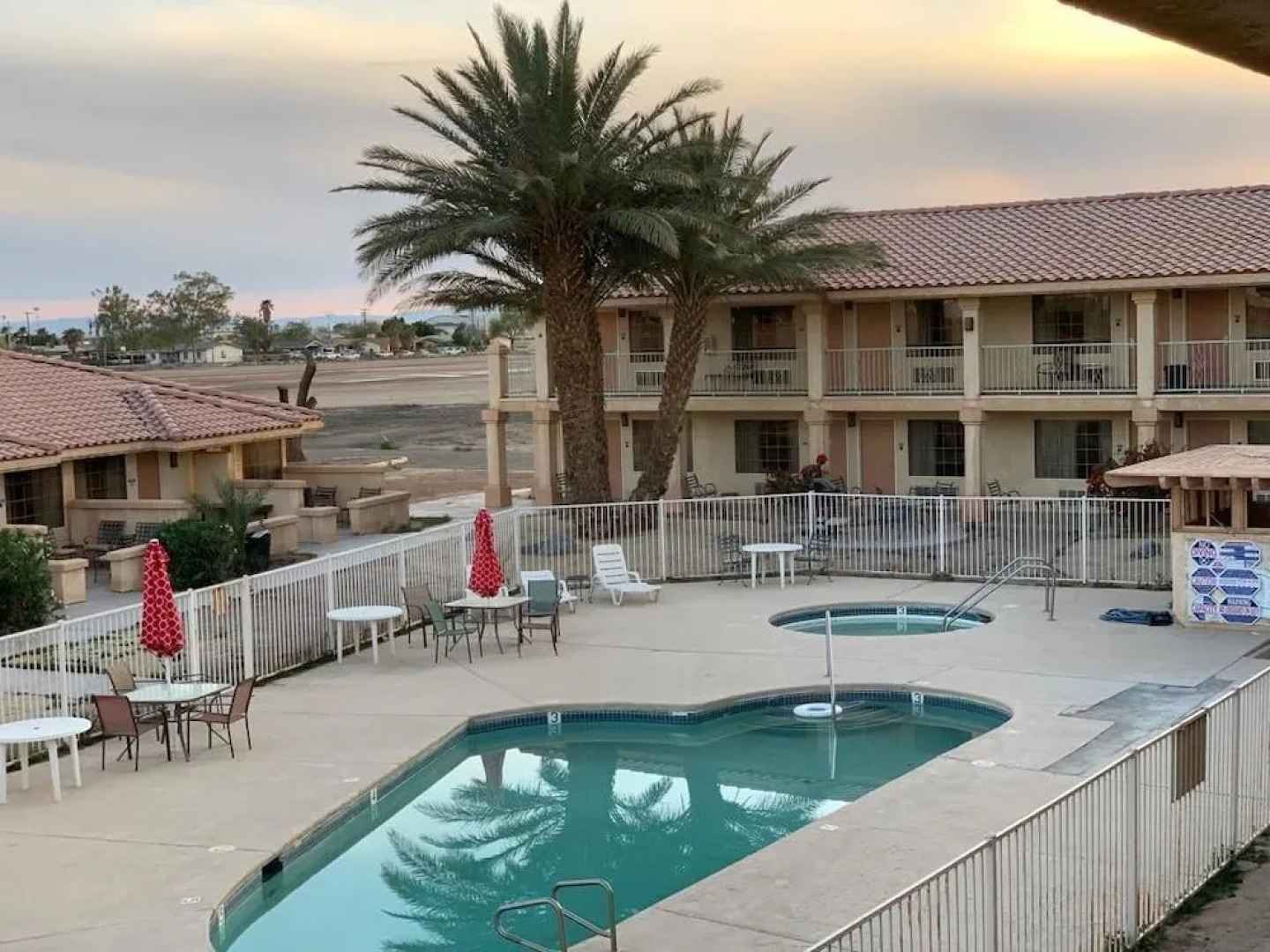 Calipatria Inn And Suites