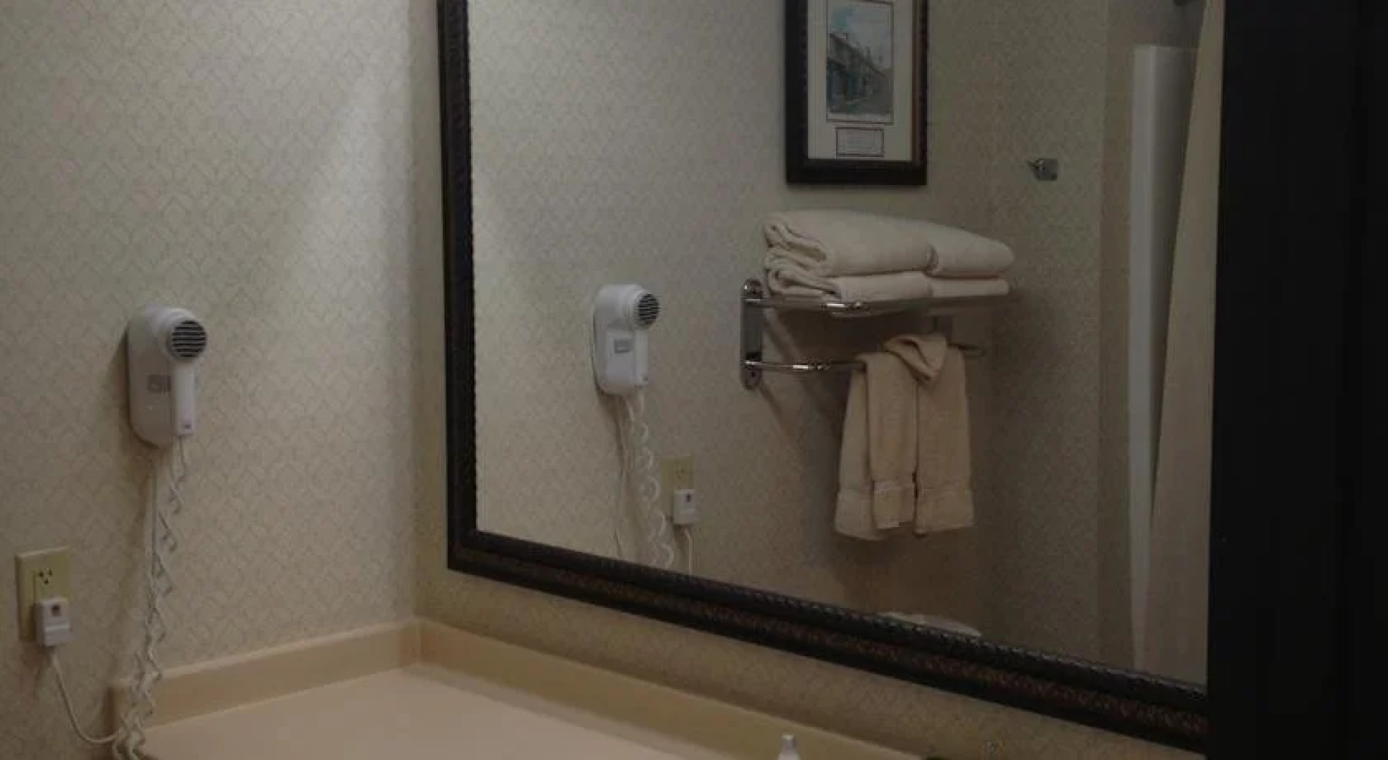 Irish Cottage Inn & Suites