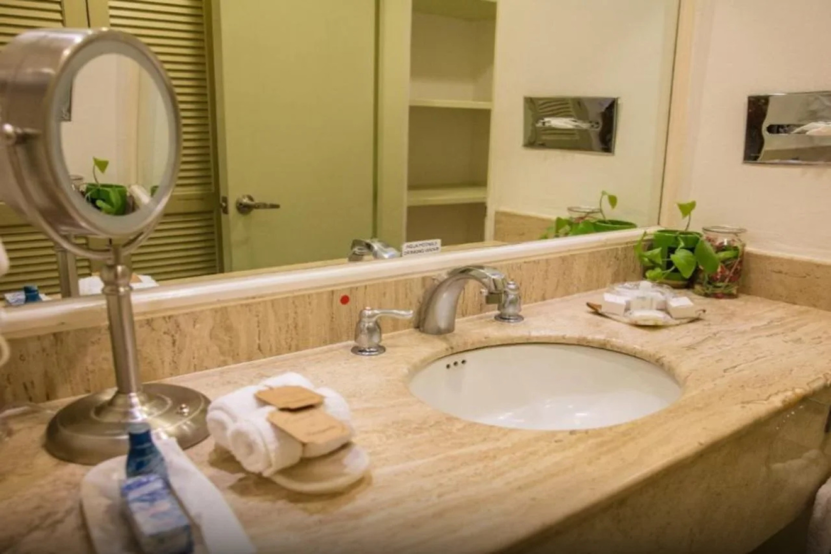 Binniguenda Huatulco & Beach Club