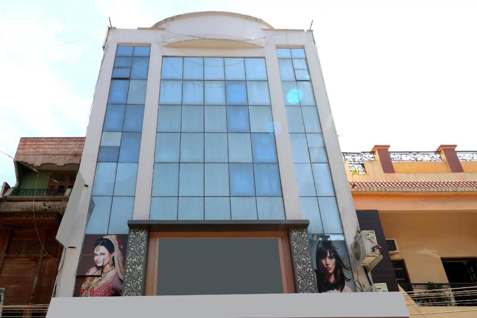 OYO 8627 Hotel Space