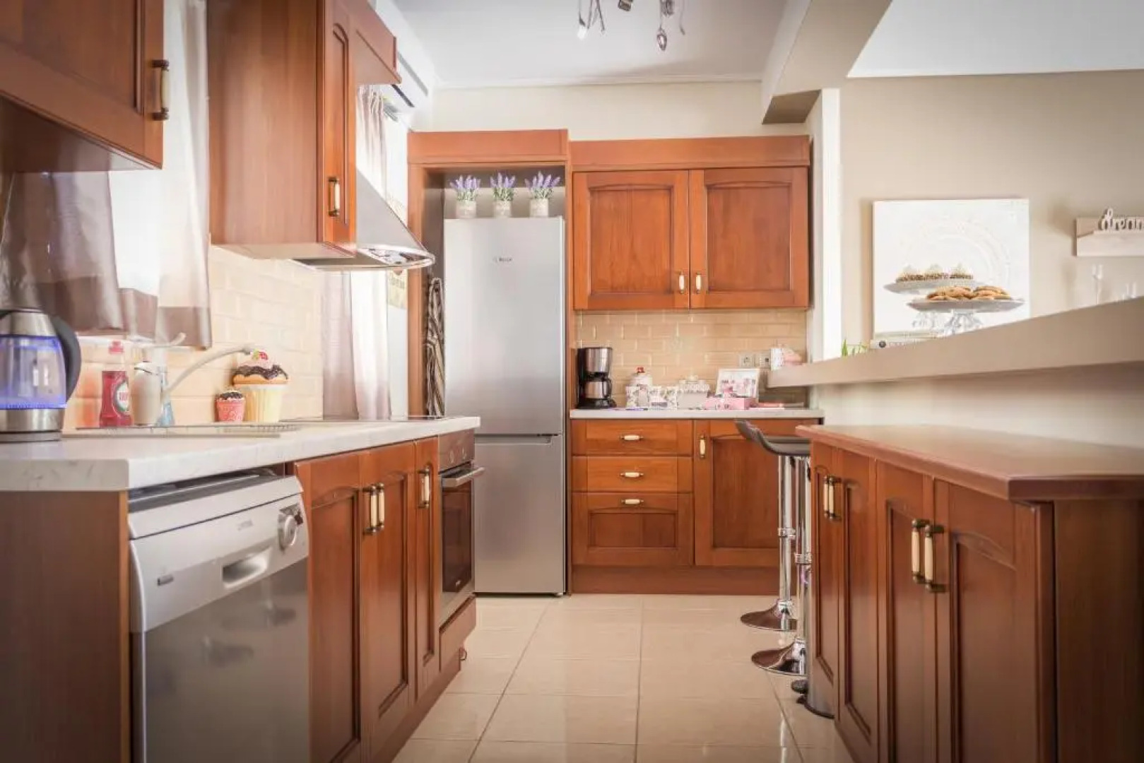 MiLo Luxury House -Free Airport pick up-10min drive