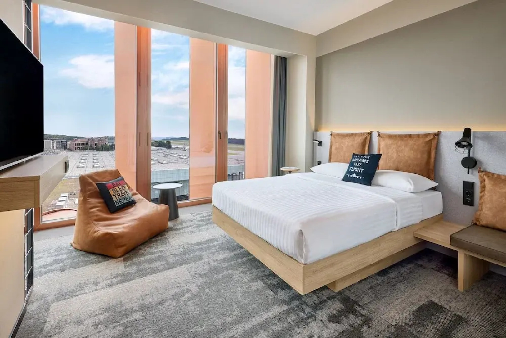 Moxy Luxembourg Airport