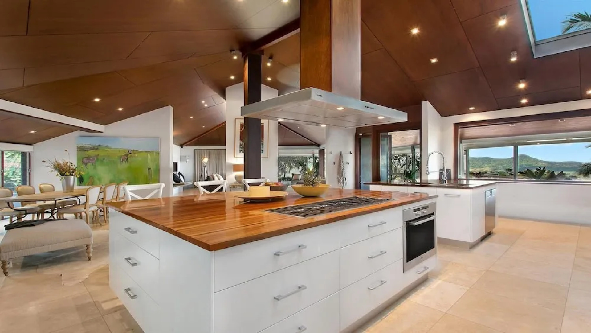 Eqeleni Byron Hinterland Retreat