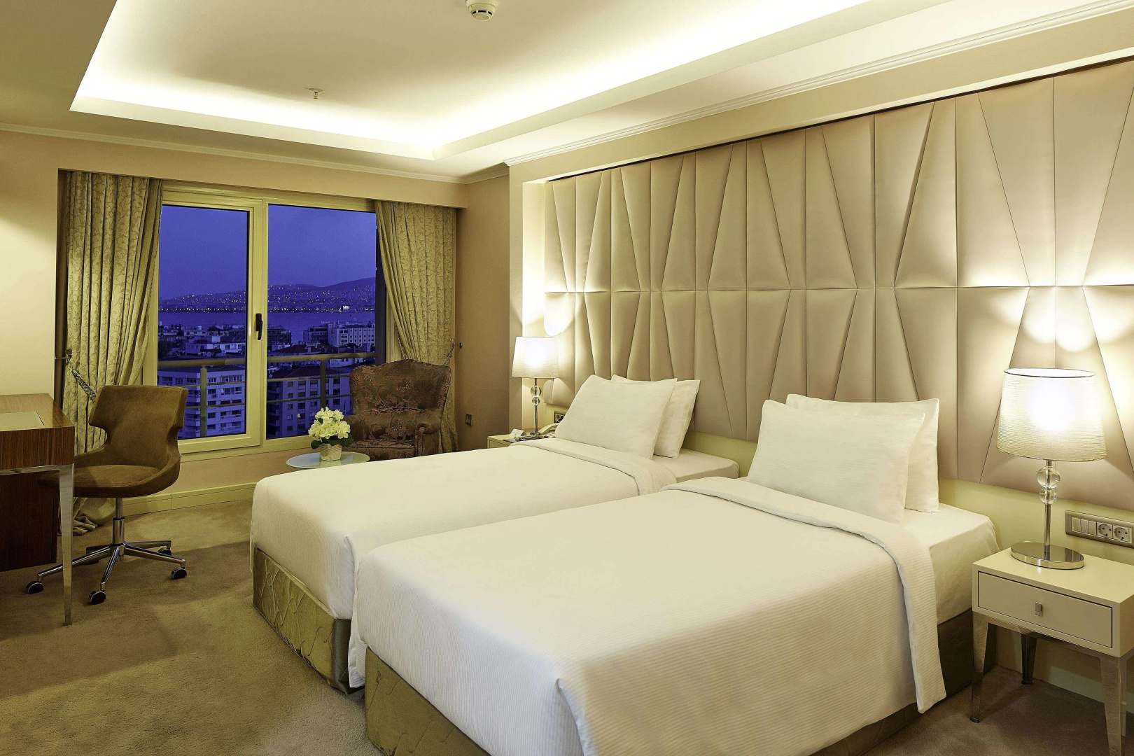 Doubletree By Hilton Hotel Izmir - Alsancak