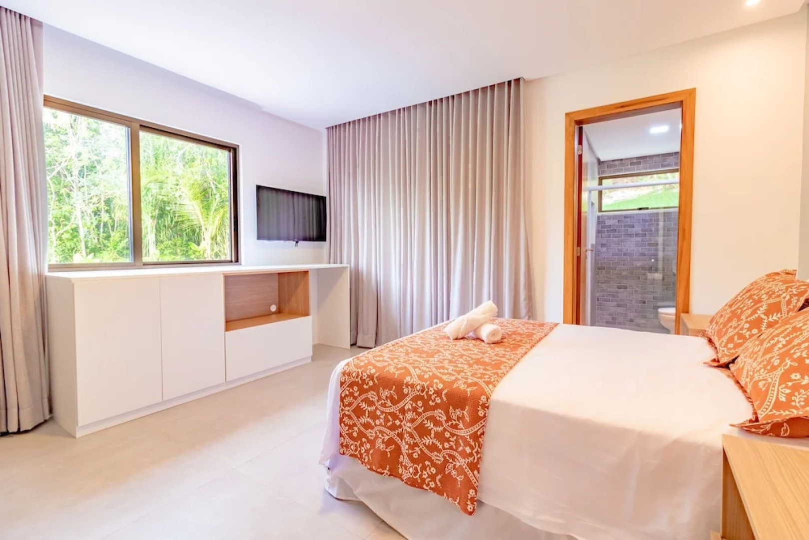 PF28 - Excelente Casa 4 Suítes