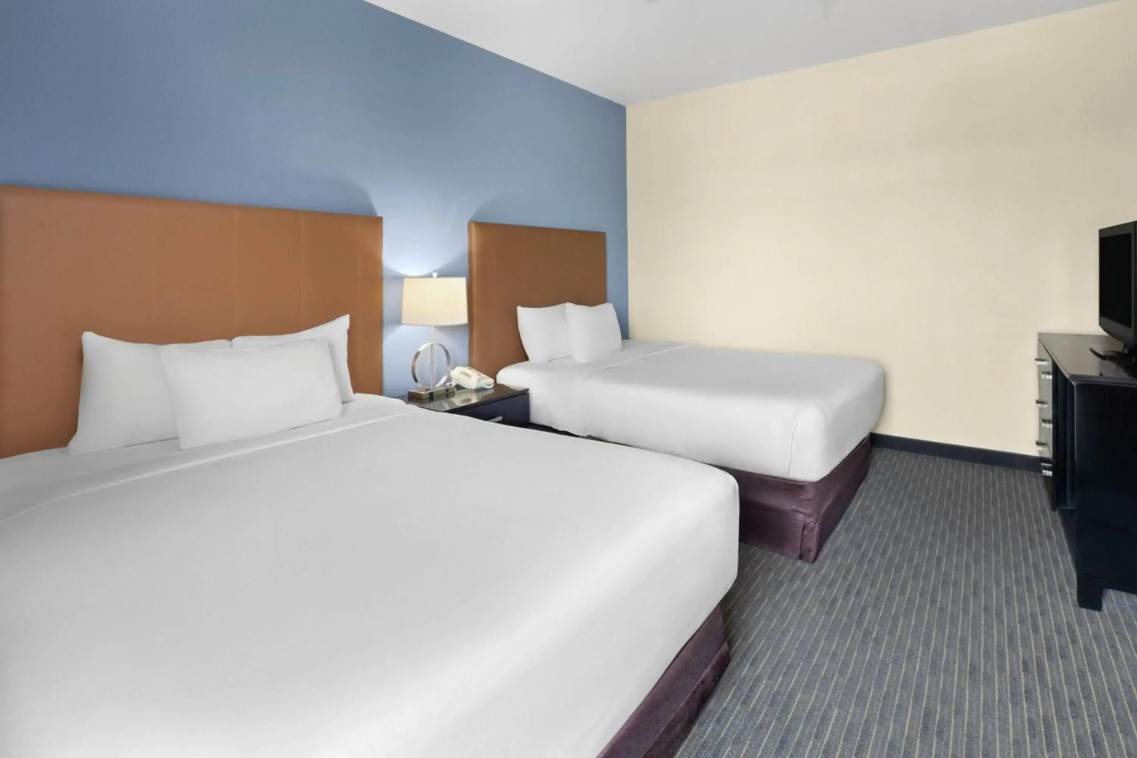 Days Inn by Wyndham Mackinaw City/Bridgeview Area