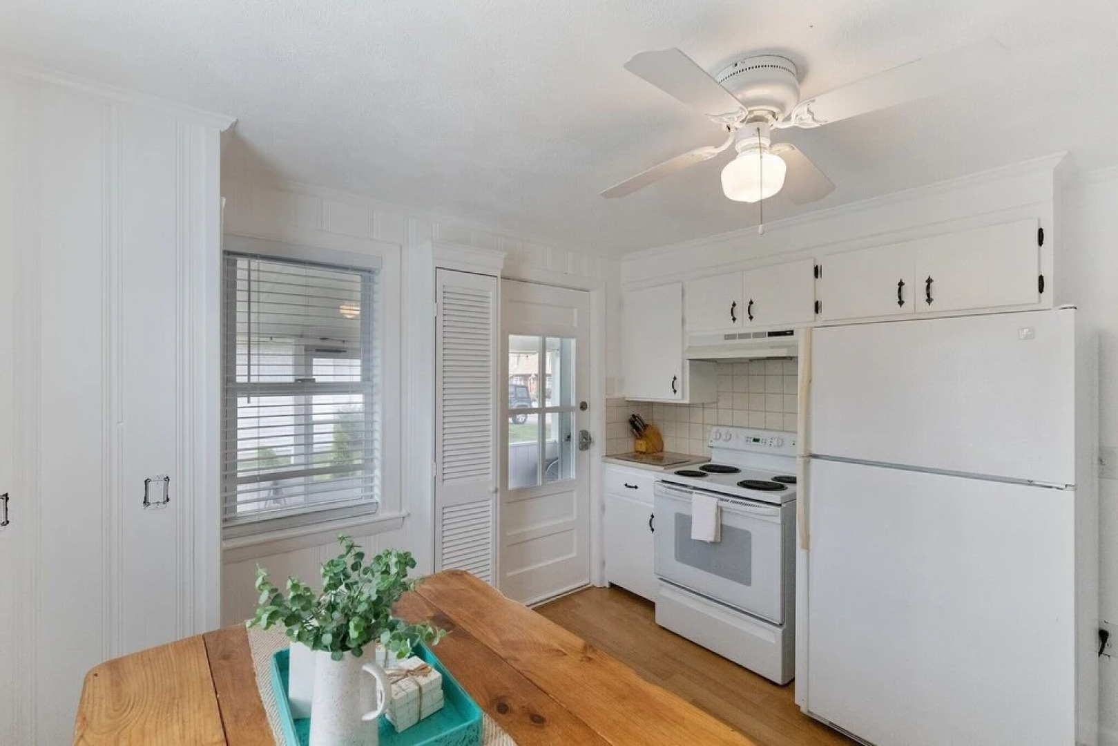 Shore To Please - Enjoy A Relaxing Getaway In Bonnet Shores 3 Bedroom Home by Redawning