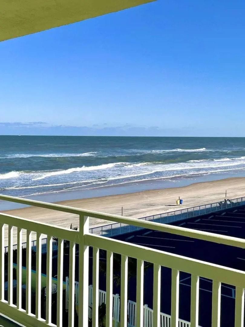 Sea Dreams - Beachside 1 Bedroom at Symphony Beach