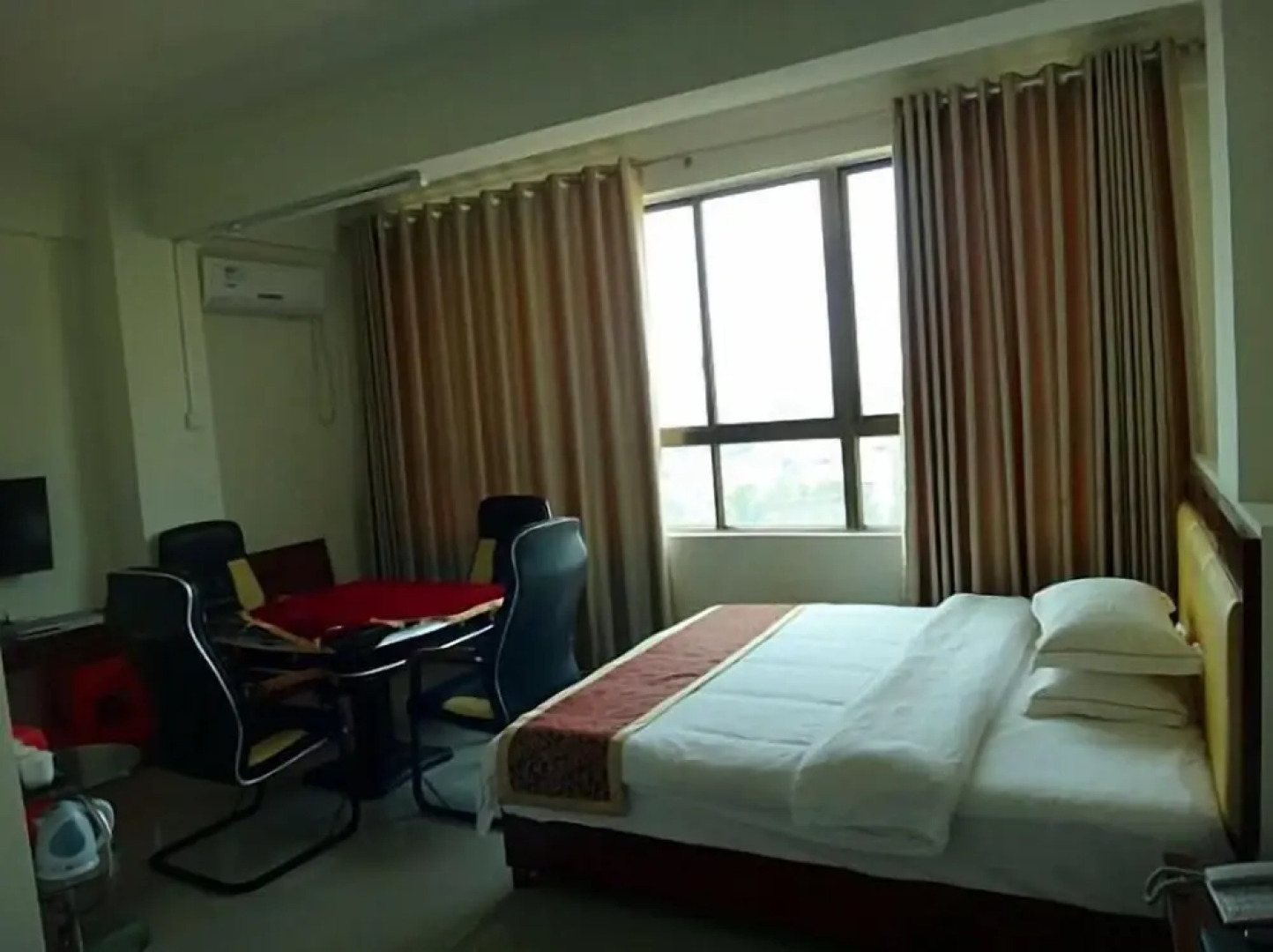 Ronghui Buinsess Hotel