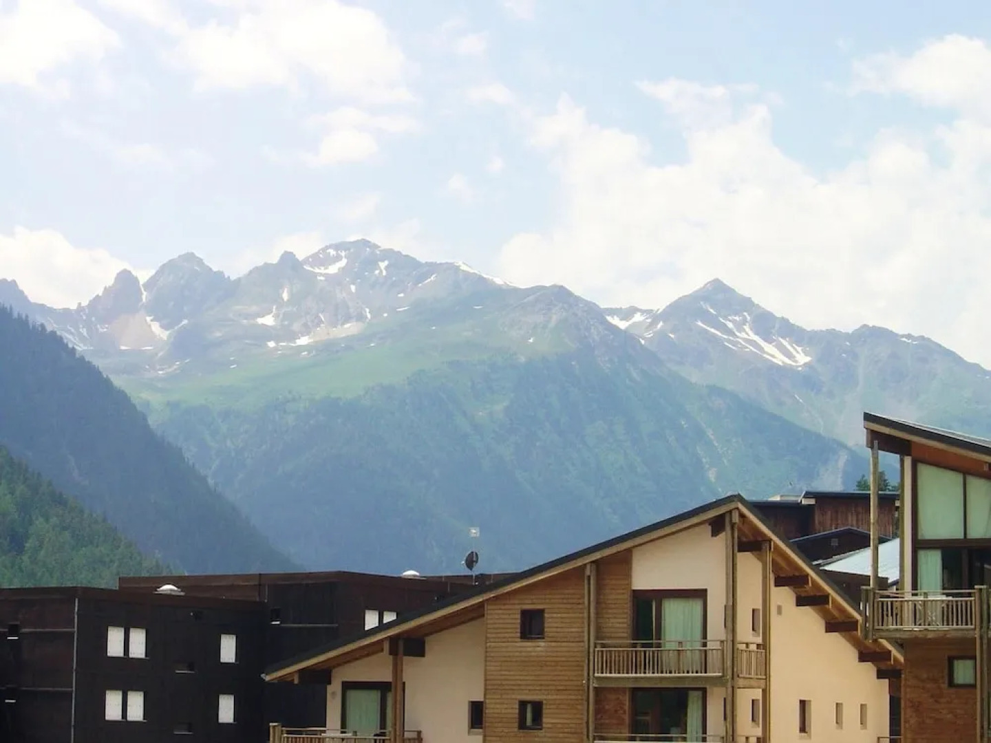 Apartment With 2 Bedrooms in Villarodin-bourget, With Wonderful Mountain View and Furnished Balcony - 100 m From the Slopes