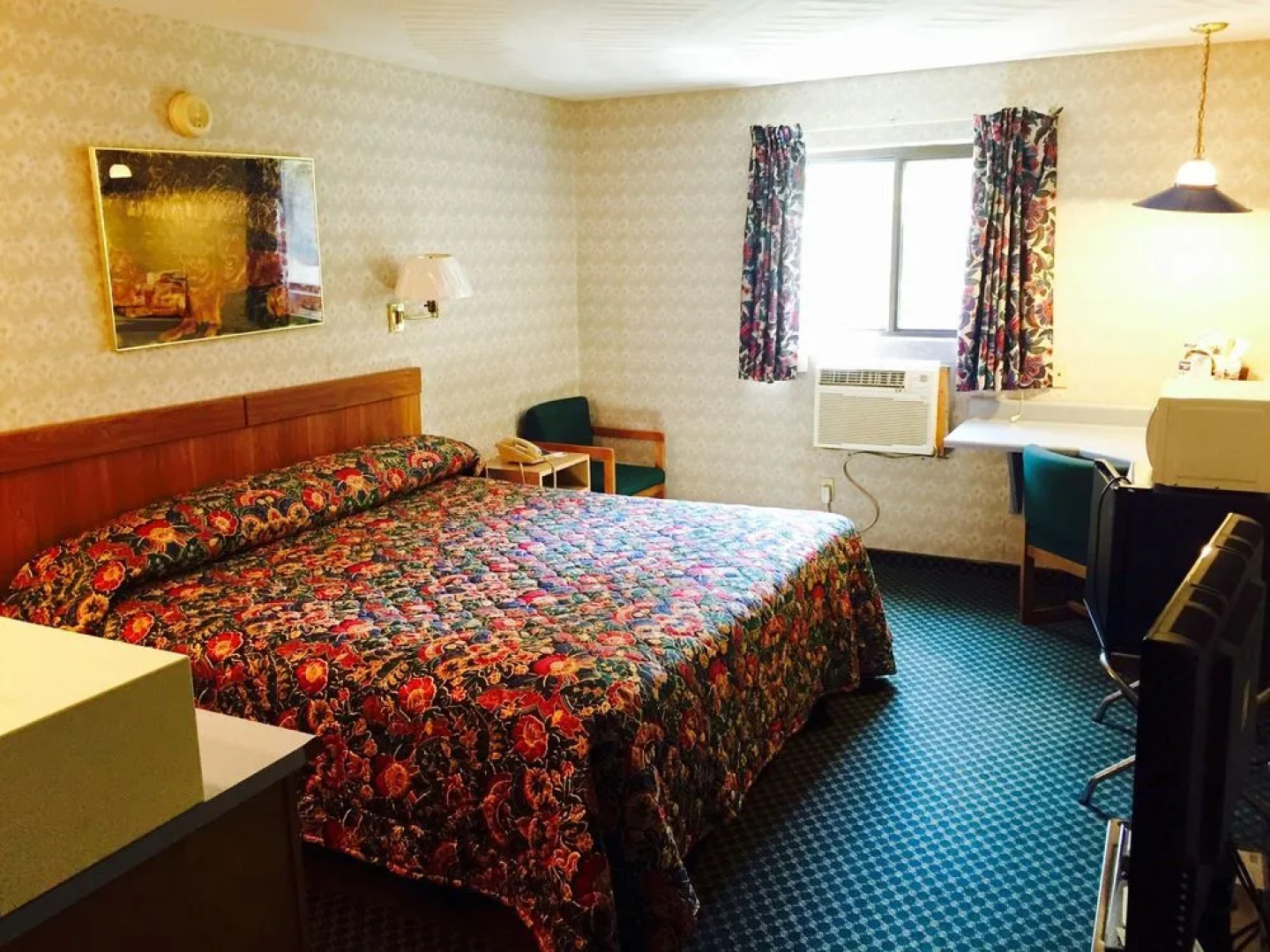 OYO Hotel Chapmanville Inn, WV - Hwy 119