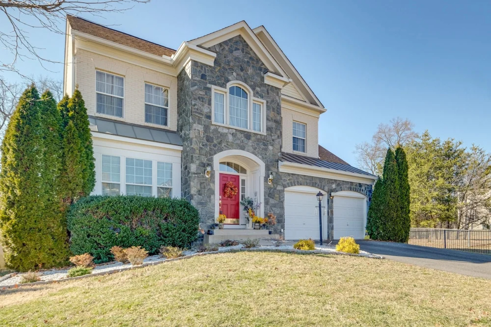 Spacious Woodbridge Home Near Leesylvania Park!