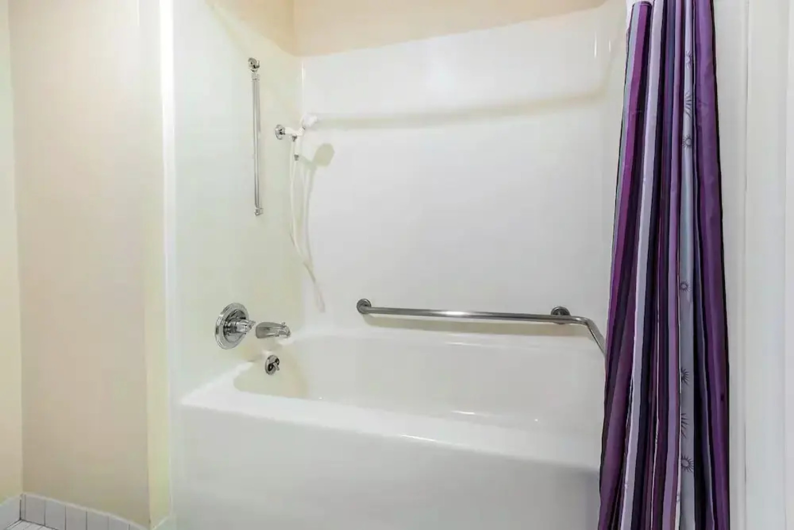 Norwood Inn and Suites Detroit